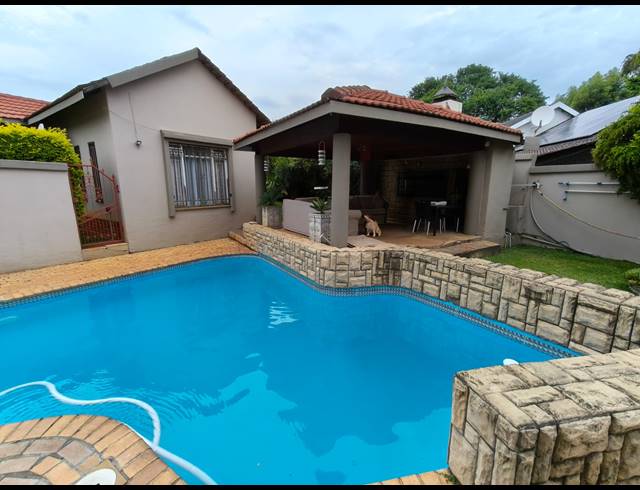 3 BEDROOM HOUSE FOR SALE IN SAFARI GARDENS